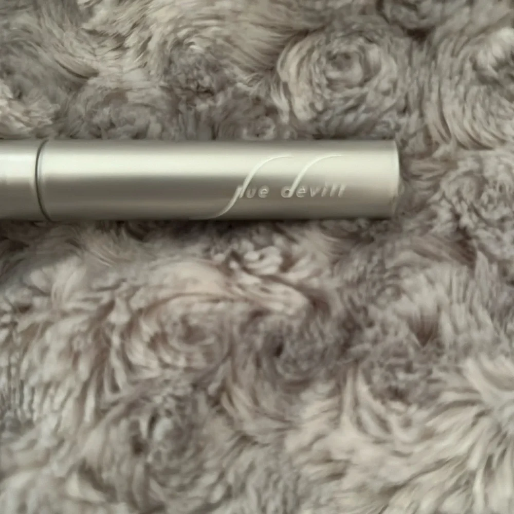 Sue Devitt Undereye Concealer Burmuda Triangle New